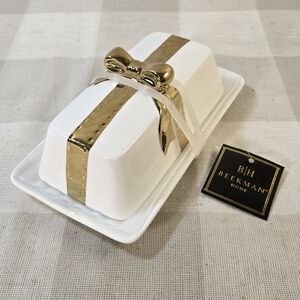 New Porcelain Elegant Holiday Present White w/ Gold Bow Kitchen Butter Dish